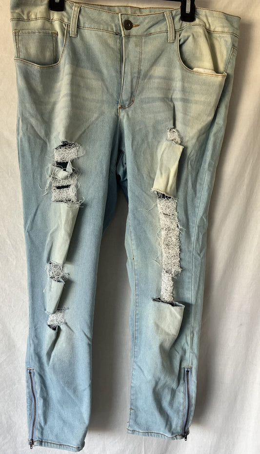 Faded Glory Ankle Jeans, Ripped, Size 18