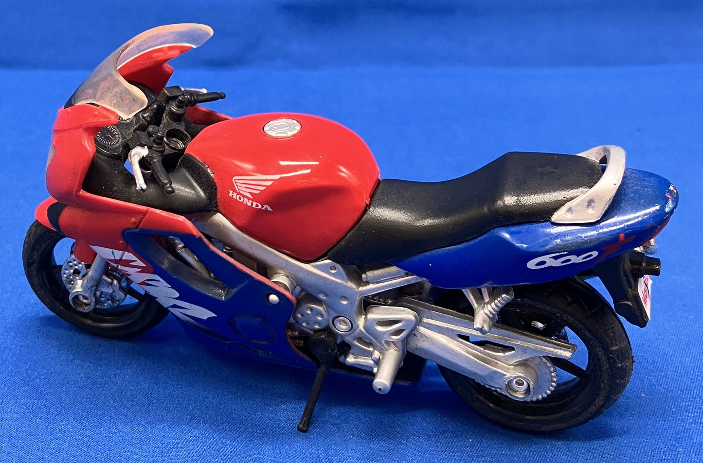 Maisto 1/18 Scale 39322 Honda CBR 600 F Motorbike Toy