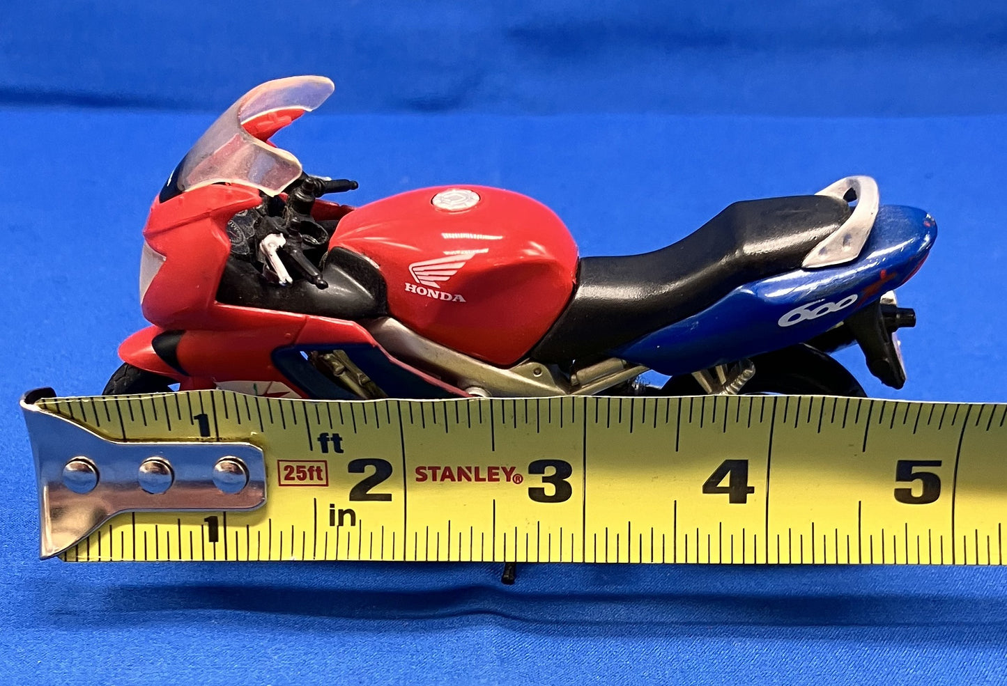 Maisto 1/18 Scale 39322 Honda CBR 600 F Motorbike Toy