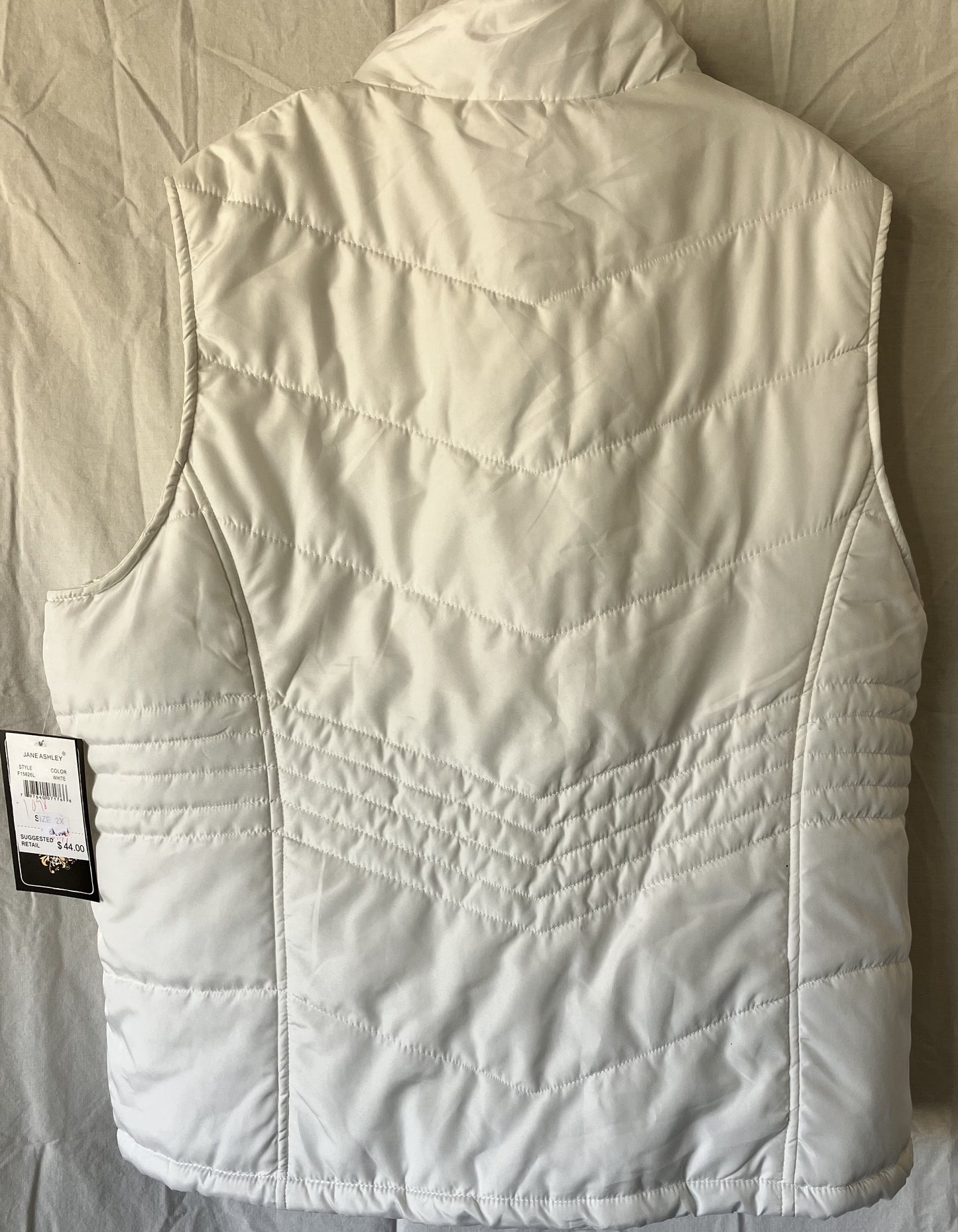 Jane Ashley White Sleeveless Padded Vest, Sz 2x. New with Tags