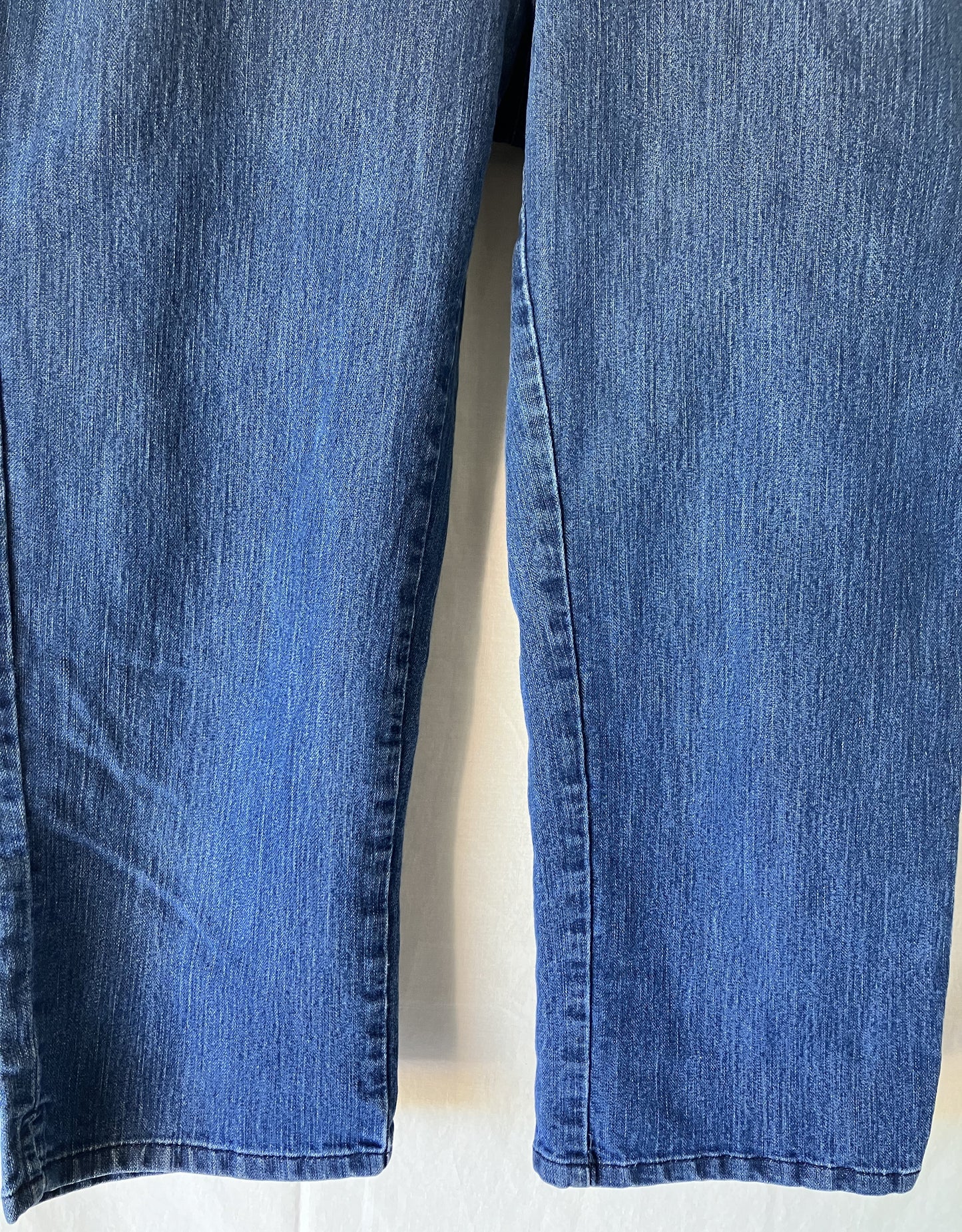 Basic Editions Denim Blue Capri Jeans - Size 8