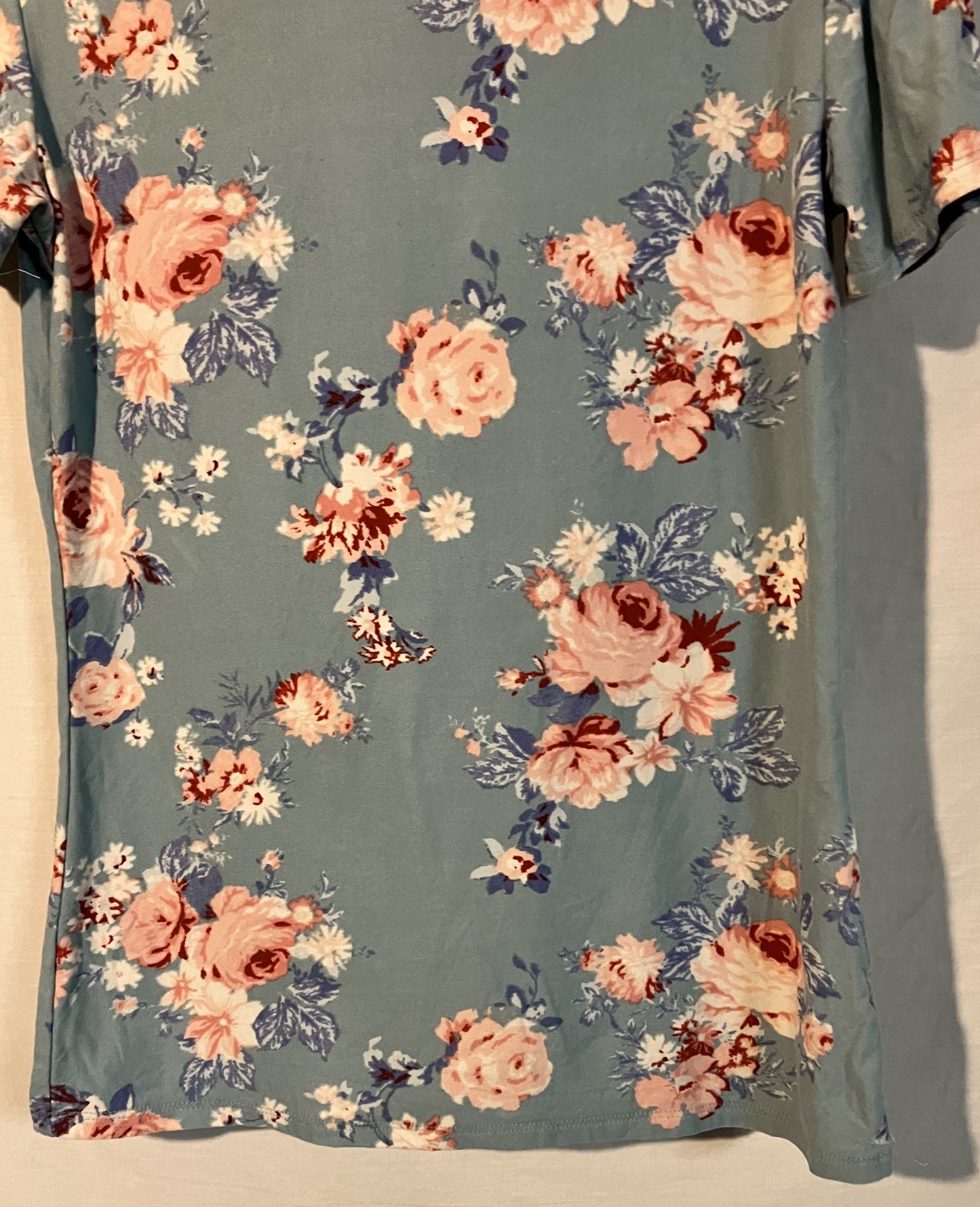 Rose print blouse with Criss-Cross Sleeves, Size Medium