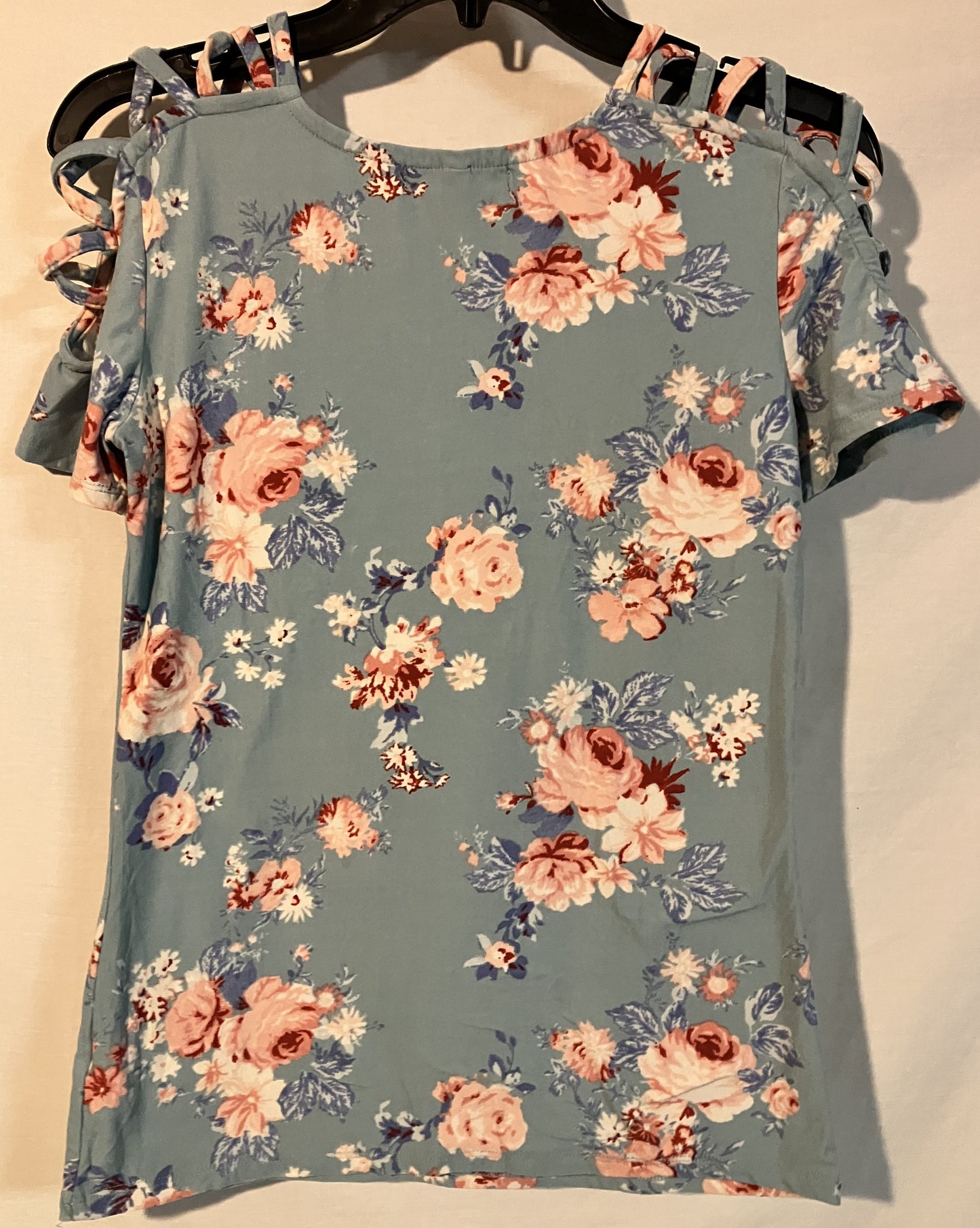 Rose print blouse with Criss-Cross Sleeves, Size Medium