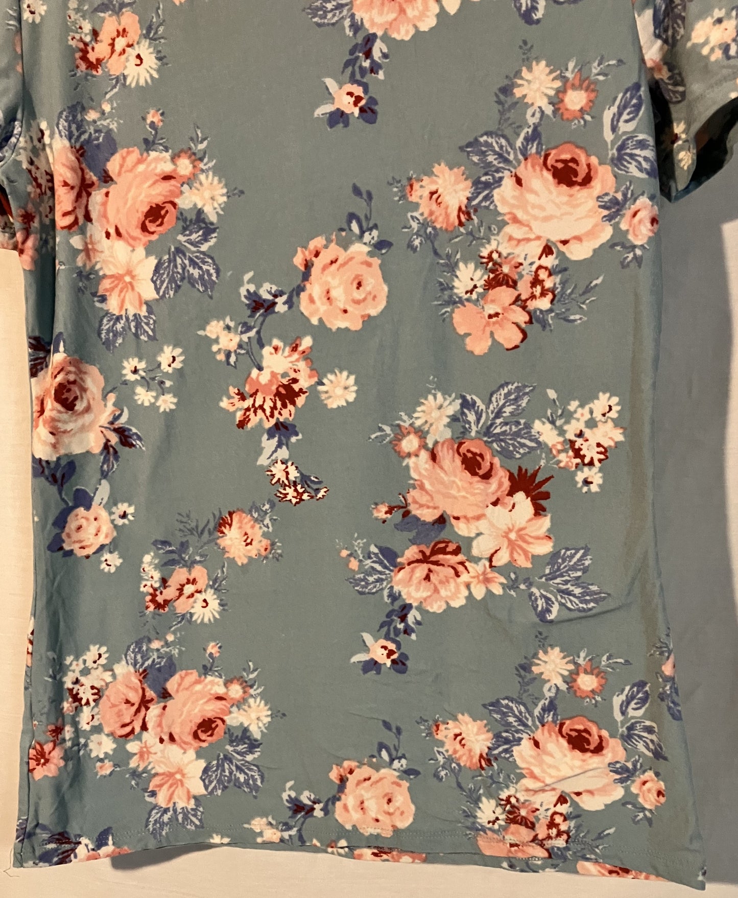 Rose print blouse with Criss-Cross Sleeves, Size Medium