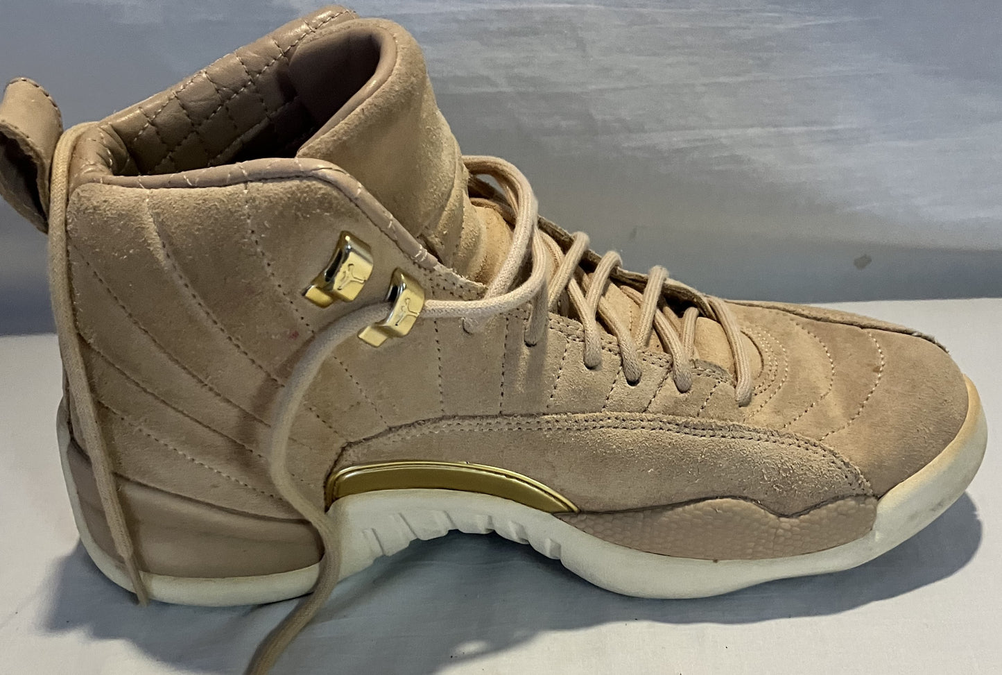 Air Jordan 12 Retro Womens size 9.5 Vachetta Tan/Metallic Gold