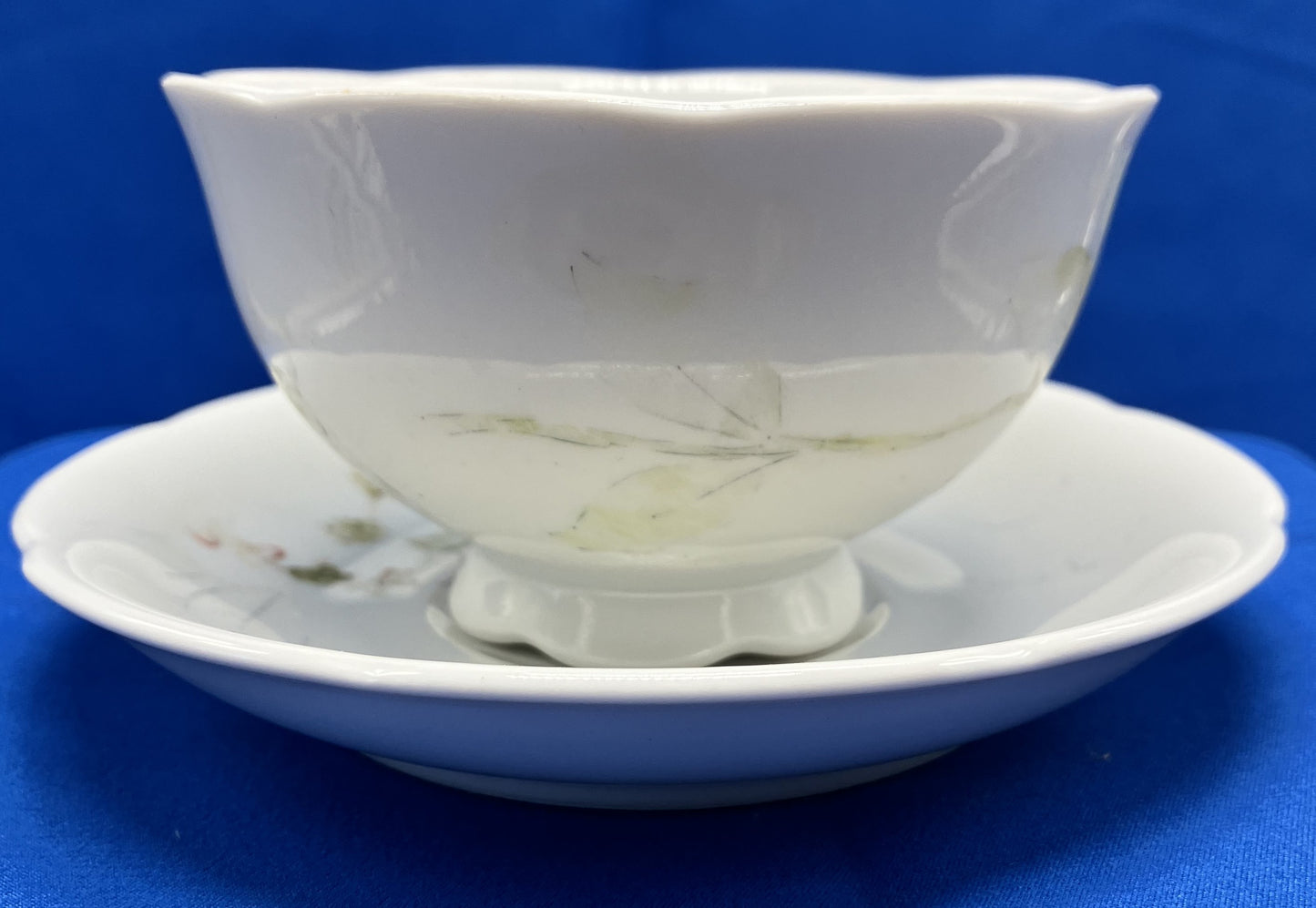 Teacup and Saucer set, Floral with scalloped edges