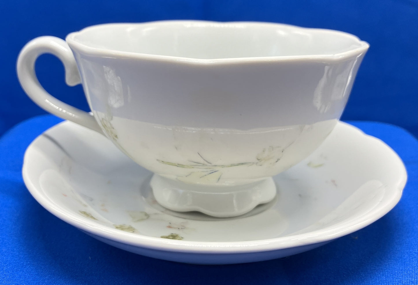 Teacup and Saucer set, Floral with scalloped edges