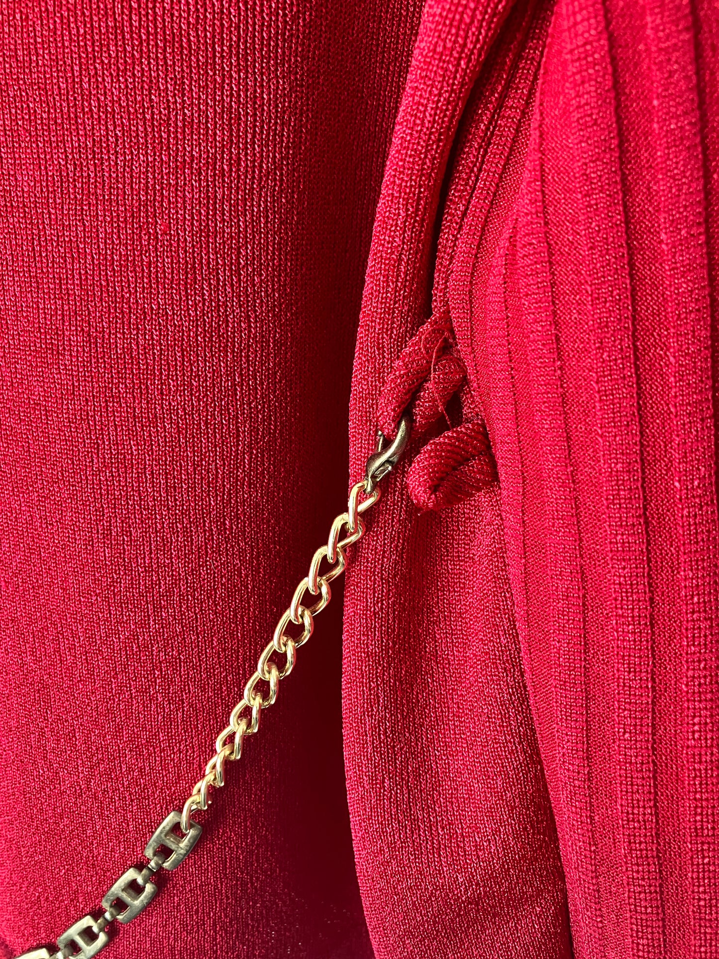 Notations Sweater/Blouse-1 piece with Chain Red, Size Med