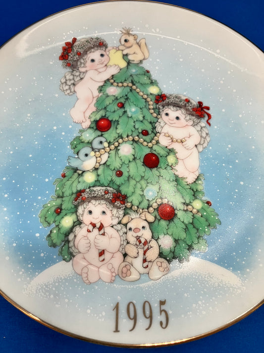 "The Finishing Touches" Dreamsicles 1995 Christmas decorative plate